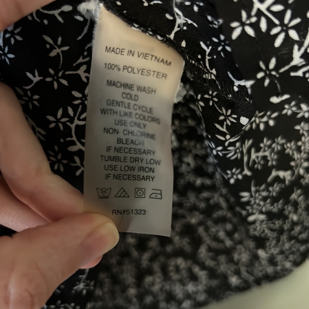 CHAUS Black and White Floral Tunic - Picture 8 of 8